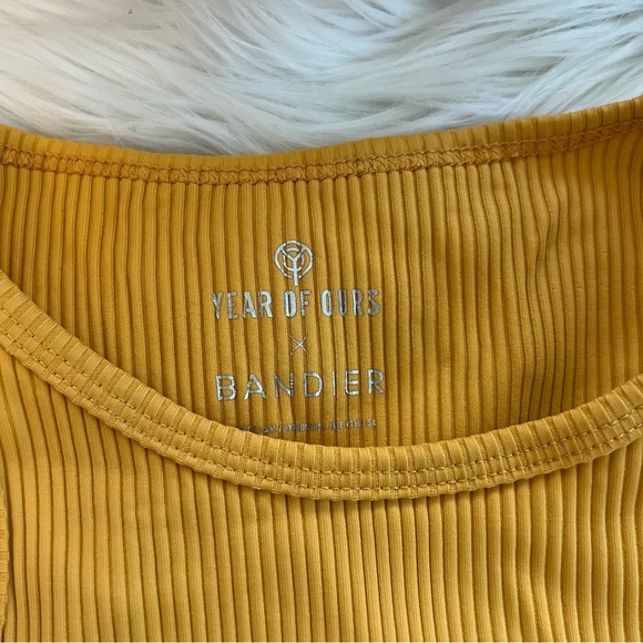 Bandier X Year of Ours Gold Ribbed Sports Bra - Picture 5 of 6